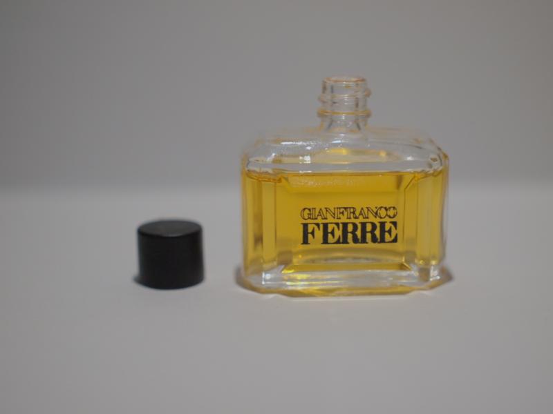 GIANFRANCO FERRE/GIAN FRANCO FERRE香水瓶、ミニチュア香水ボトル、ミニガラスボトル、香水ガラス瓶　LCC 0317（6）