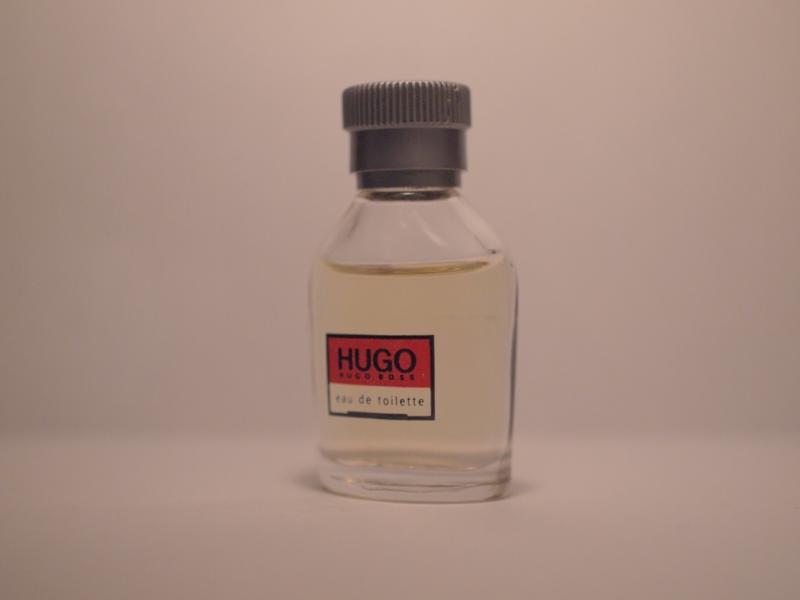 HUGO BOSS/HUGO香水瓶、ミニチュア香水ボトル、ミニガラスボトル、サンプルガラス瓶　LCC 0320（2）
