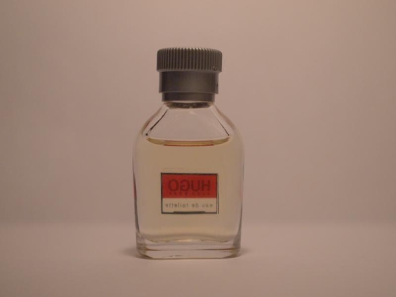 HUGO BOSS/HUGO香水瓶、ミニチュア香水ボトル、ミニガラスボトル、サンプルガラス瓶　LCC 0320（4）
