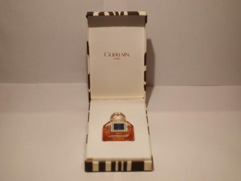 GUERLAIN/VOL DE NUIT香水瓶、ミニチュア香水ボトル、ミニガラスボトル、サンプルガラス瓶 LCC 0357(5)