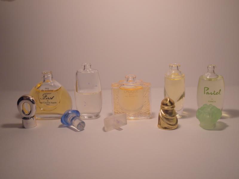 香水瓶、ミニチュア香水ボトル、ミニガラスボトル、サンプルガラス瓶　LCC 0466（7）