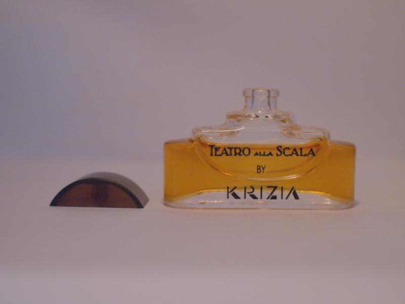 Krizia/Teatro Alla Scala香水瓶、ミニチュア香水ボトル、ミニガラスボトル、香水ガラス瓶　LCC 0504（6）