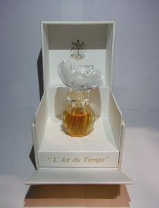 French glass perfume bottle（箱付）