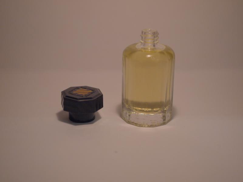NINA RICCI/Ricci-Club香水瓶、ミニチュア香水ボトル、ミニガラスボトル、サンプルガラス瓶　LCC 0688（4）