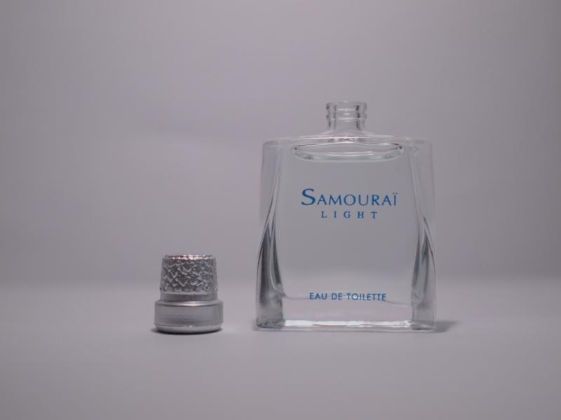 Alain Delon/Samourai Light香水瓶、ミニチュア香水ボトル、ミニガラスボトル、サンプルガラス瓶　LCC 0698（6）