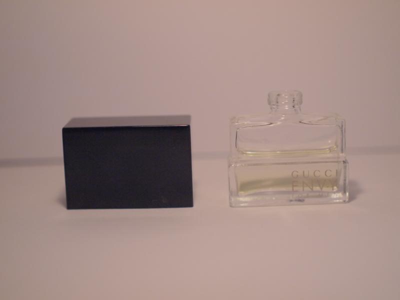 Gucci/Envy for Men香水瓶、ミニチュア香水ボトル、ミニガラスボトル、サンプルガラス瓶　LCC 0710（6）