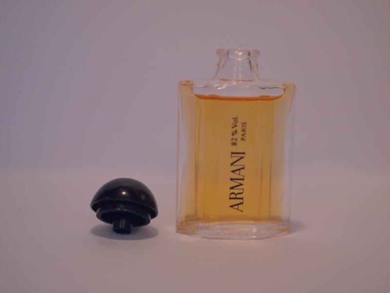 GIORGIO ARMANI/ARMANI香水瓶、ミニチュア香水ボトル、ミニガラスボトル、サンプルガラス瓶　LCC 0738（6）