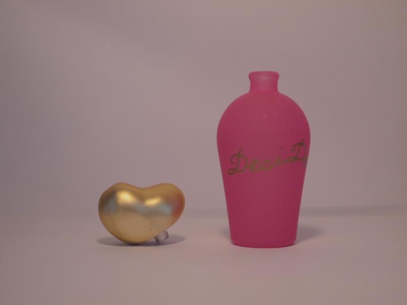NINA RICCI/Deci Delà香水瓶、ミニチュア香水ボトル、ミニガラスボトル、サンプルガラス瓶　LCC 0742（6）