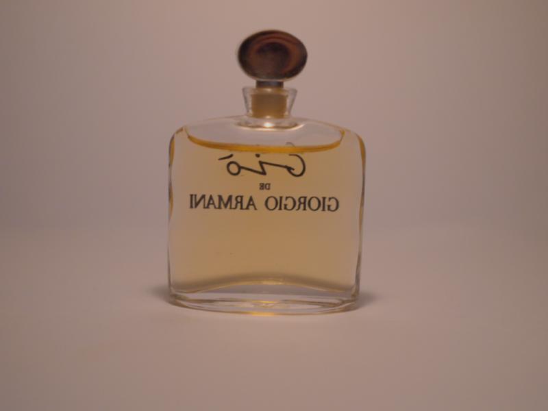 Giorgio Armani/Giò香水瓶、ミニチュア香水ボトル、ミニガラスボトル、香水ガラス瓶　LCC 0832（4）