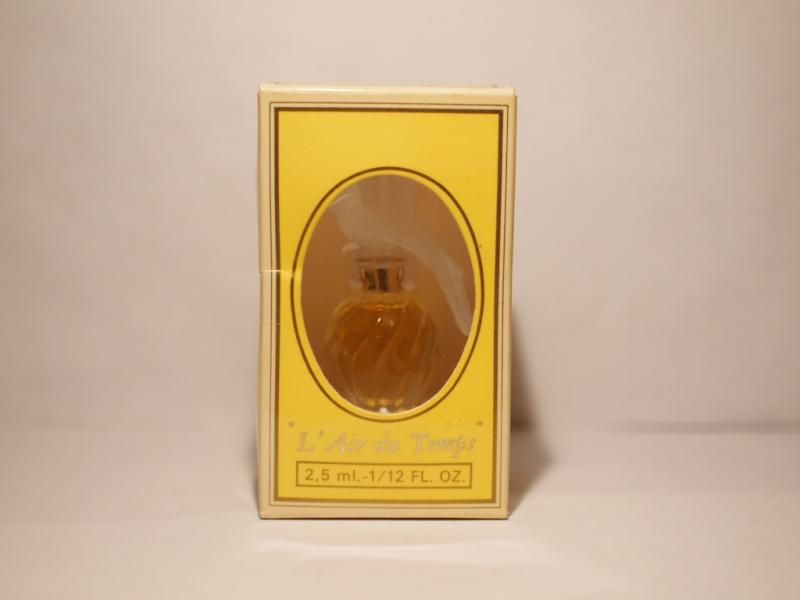 French glass perfume bottle(箱付き)