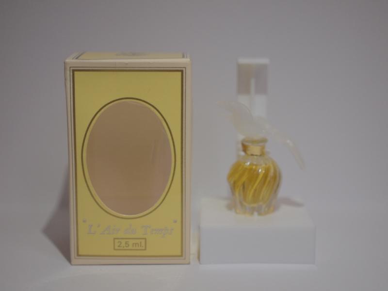 NINA RICCI/L'Air du Temps香水瓶、ミニチュア香水ボトル、ミニガラスボトル、香水ガラス瓶　LCC 0857（2）