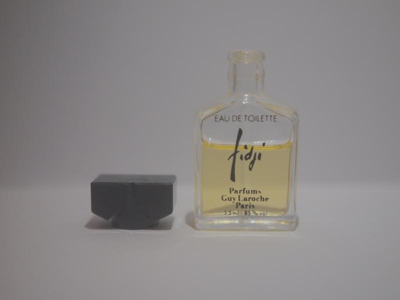 Guy Laroche/FIDJI香水瓶、ミニチュア香水ボトル、ミニガラスボトル、サンプルガラス瓶　LCC 0882（6）