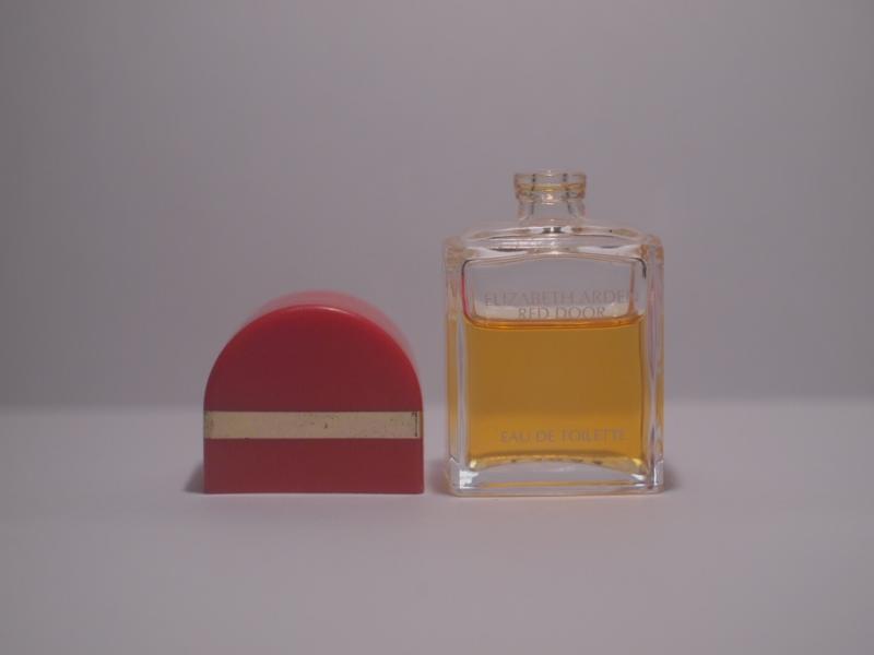 Elizabeth Arden/Red Door香水瓶、ミニチュア香水ボトル、ミニガラスボトル、香水ガラス瓶　LCC 1045（6）
