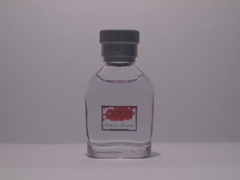 HUGO BOSS/HUGO香水瓶、ミニチュア香水ボトル、ミニガラスボトル、サンプルガラス瓶　LCM 4643（3）