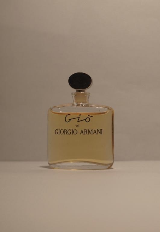 Giorgio Armani/Giò香水瓶、ミニチュア香水ボトル、ミニガラスボトル、香水ガラス瓶　LCM 4661（1）