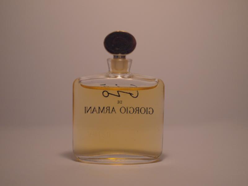Giorgio Armani/Giò香水瓶、ミニチュア香水ボトル、ミニガラスボトル、香水ガラス瓶　LCM 4661（4）
