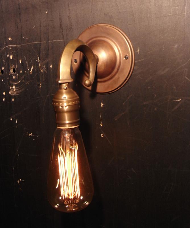 真鍮製ウォールブラケット、壁ブラケット照明、ウォールランプ、ライト、レトロ下向き照明　BCH 0105（2）