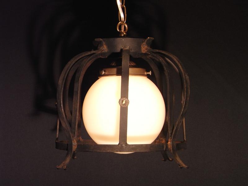 black iron & white glass pendant lamp 1灯