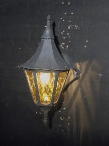 black porch lantern wall bracket 1灯（残り1点！！）