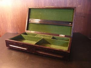 wood & velvet jewelry display box
