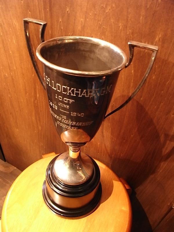 真鍮製トロフィー 1939年アンティーク優勝カップ 優勝杯 LCM 5846(2)