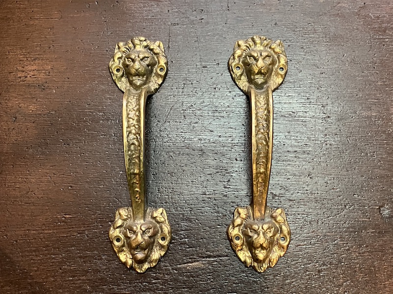 Italian brass LION door handle（2点あり）