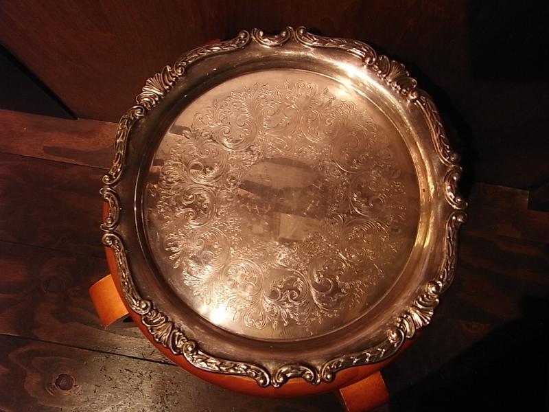 silver round tray
