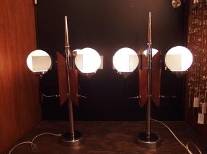 Pair of White Glass Table Lamp 3灯