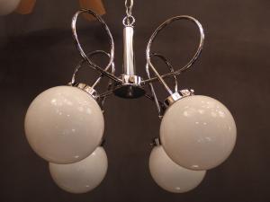 White Glass Shade Chandelier 4灯