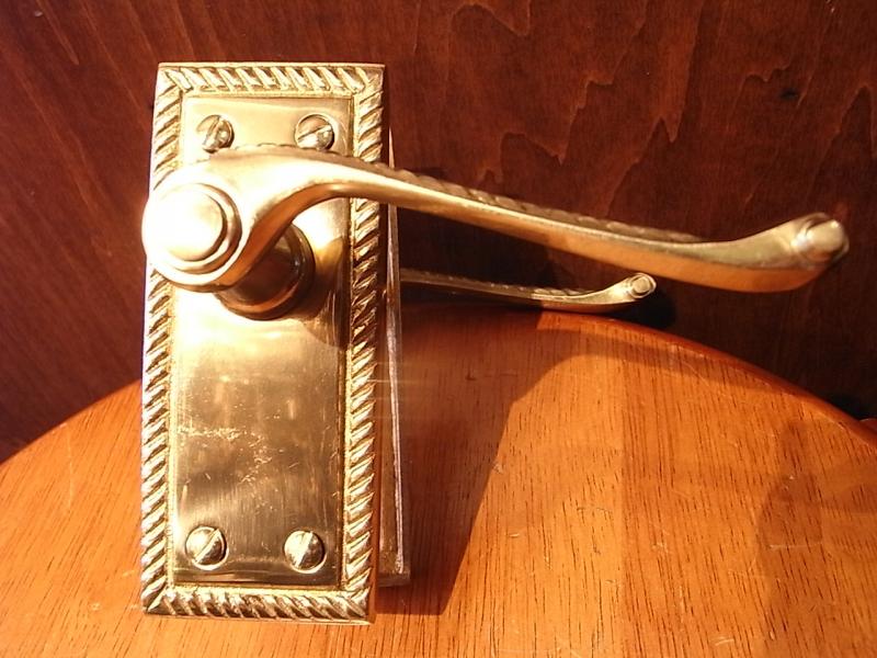イタリア製アンティークレバーハンドル　真鍮ドア取っ手　家具パーツ ハードウエア　LCM 6056（2）