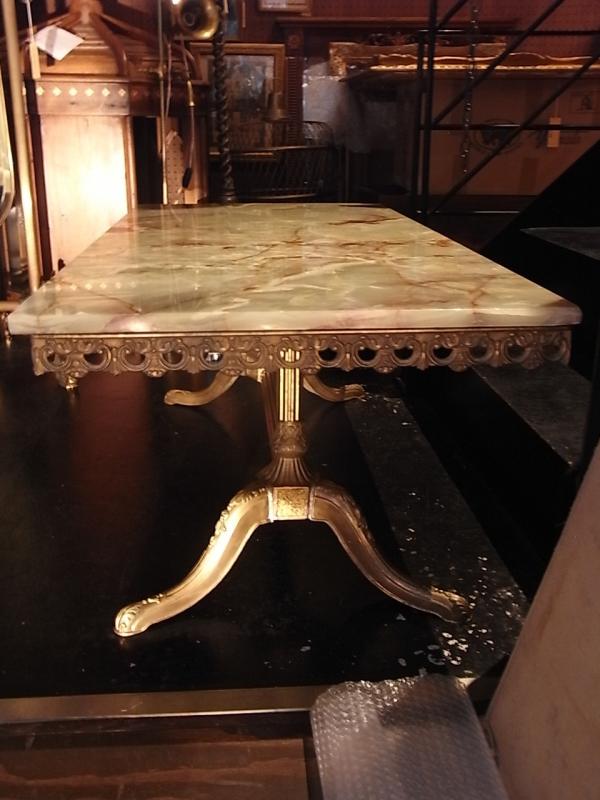y355 イタリア製 大理石天板のエレガントなセンターテーブル 真鍮製の
