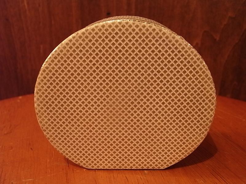 イタリア製白×ゴールド宝石箱、ジュエリーケース、リングディスプレイ、リングケース　BCM 0235（6）