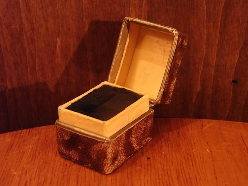 English velvet ring display case