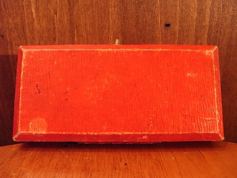 イギリス製赤色ジュエリーケース、レッドベルベット宝石箱、ベッチンジュエリーディスプレイ　LCM 6452（6）
