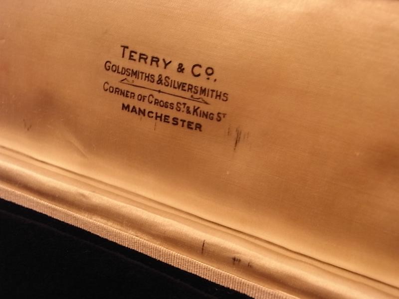 イギリス製茶色ジュエリーケース、ブラウンベルベット宝石箱、ベッチンジュエリーディスプレイ LCM 6536(3)