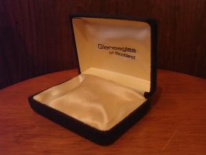 English Gleneagles jewelry display case