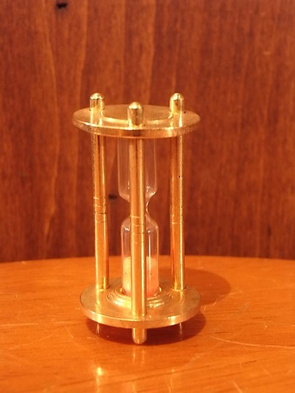 イタリア製真鍮砂時計置物、ミニチュア砂時計、ドールハウス小物、テラリウムインテリア　LCM 6228（2）