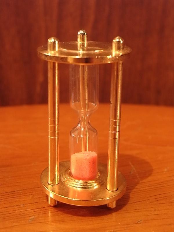 イタリア製真鍮砂時計置物、ミニチュア砂時計、ドールハウス小物、テラリウムインテリア　LCM 6260（1）