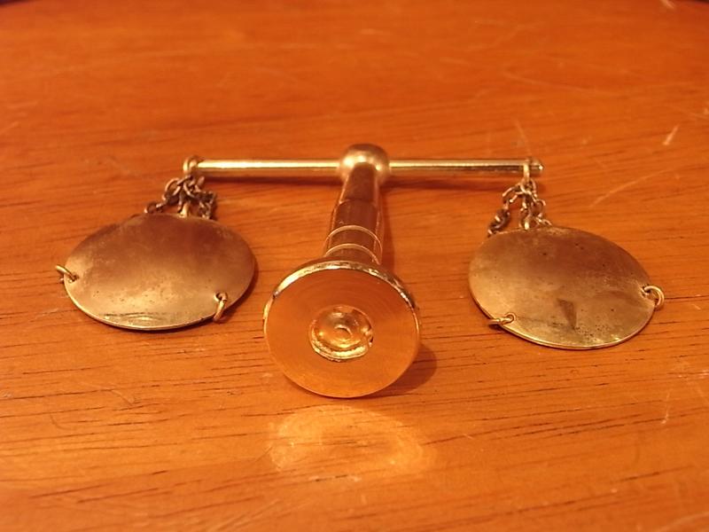 イタリア製真鍮バランス置物、ミニチュミ天秤、ドールハウス小物、テラリウム小物　LCM 6263（4）