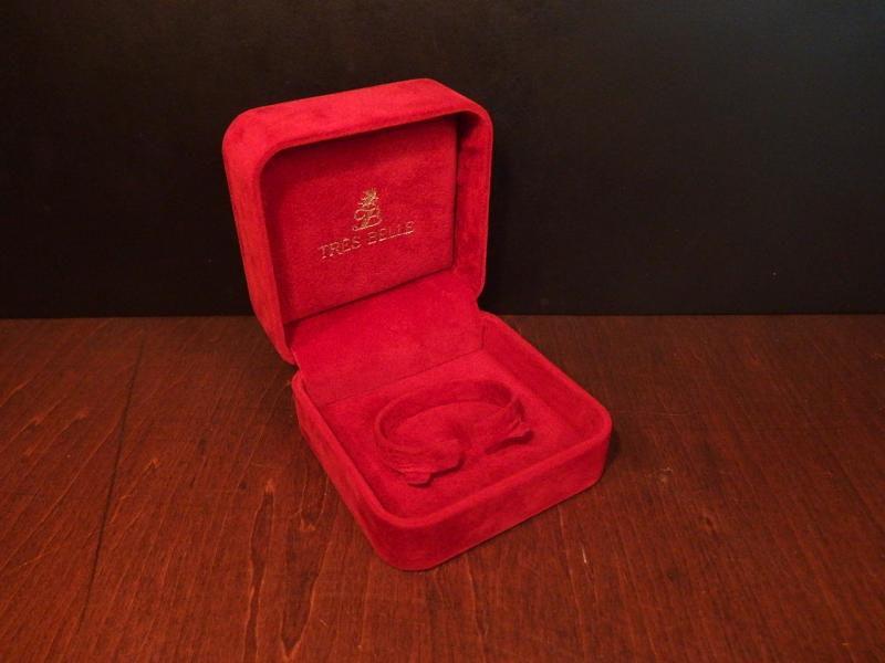 red TRES BELLE watch display case & box