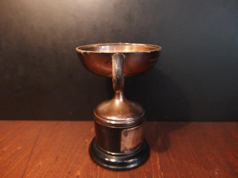 真鍮製トロフィー ビンテージシルバートロフィー　アンティーク優勝カップ　優勝杯　BCM 0304（2）