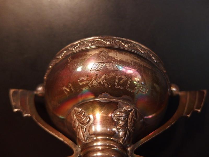 真鍮製トロフィー ビンテージシルバートロフィー　アンティーク優勝カップ　優勝杯　BCM 0305（6）