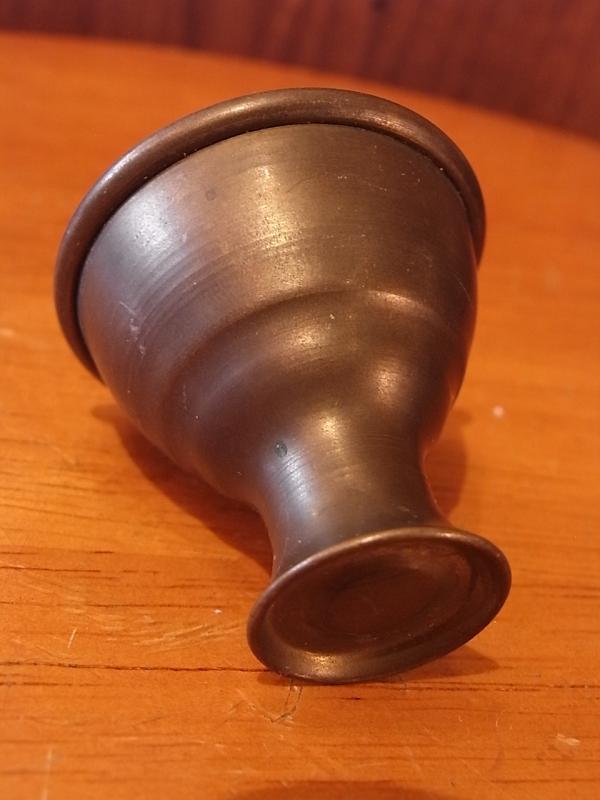イタリア製真鍮カップ置物、ミニチュア杯、ドールハウス用小物、テラリウム小物　LCM 6499（3）