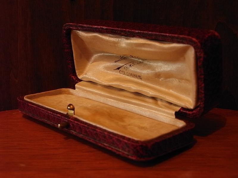 フランス製レッドジュエリーホルダー、赤ベルベット宝石箱、ベッチンジュエリーディスプレイ　LCM 6797（2）