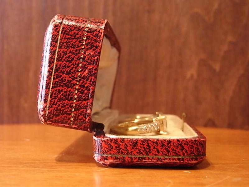 フランス製レッドジュエリーホルダー、赤ベルベット宝石箱、ベッチンジュエリーディスプレイ　LCM 6797（4）