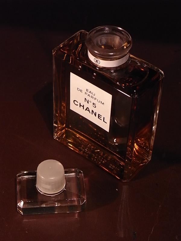 CHANEL N°5 香水瓶、香水ボトル、ガラスボトル、ガラス瓶　LCC 1203（5）
