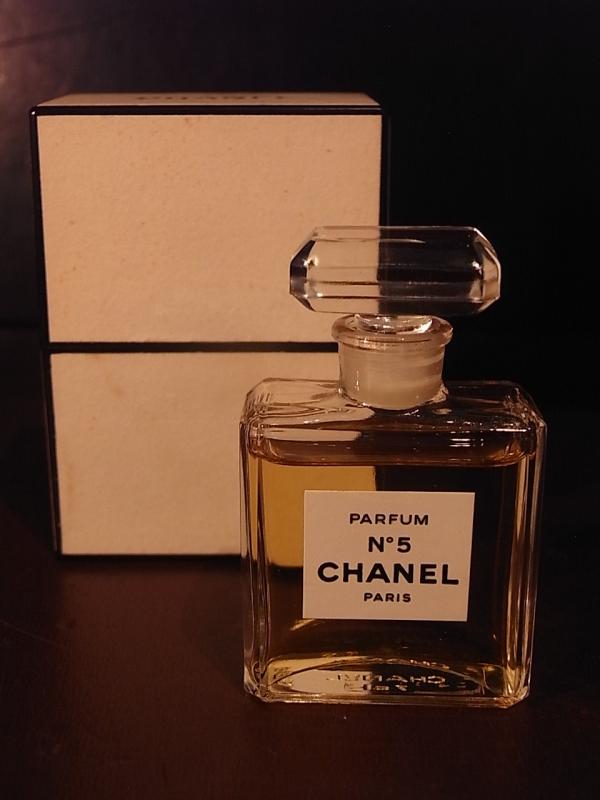 CHANEL / N°5 glass perfume bottle & case
