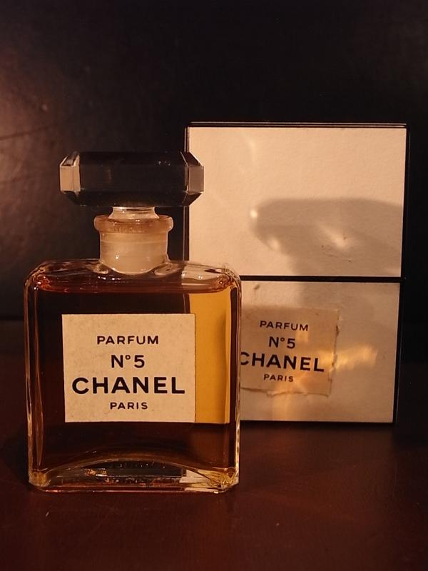 CHANEL / N°5 glass perfume bottle & case