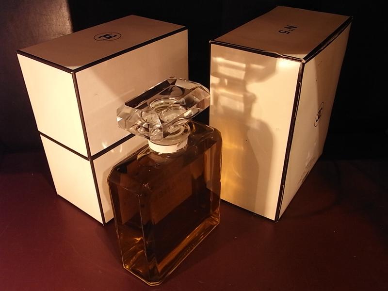 CHANEL N°5 香水瓶、香水ボトル、ガラスボトル、ガラス瓶 LCC 1248(3)