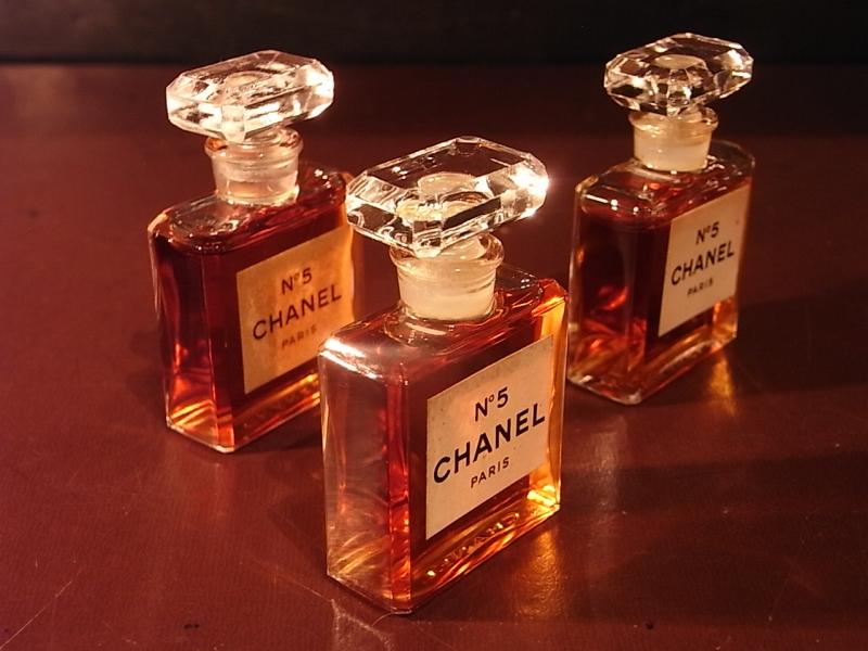 CHANEL N°5 香水瓶、ミニチュア香水ボトル、ミニガラスボトル、サンプルガラス瓶　LCC 1178（3）